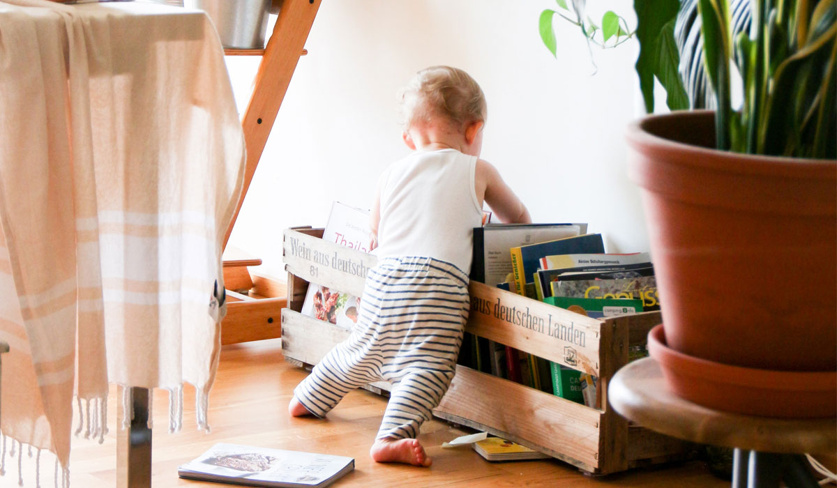 Babies looking for a book in english