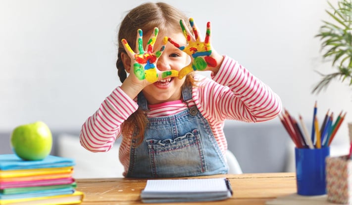 5 activitats montessori per fer amb nens i nenes a casa o al jardí